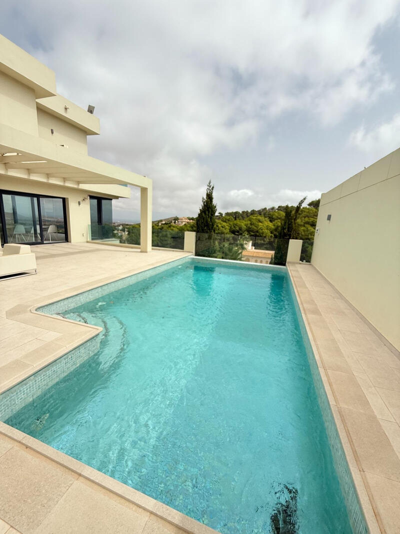 6 Cuarto Villa en venta