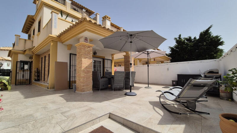 Villa til salg i Orihuela, Alicante