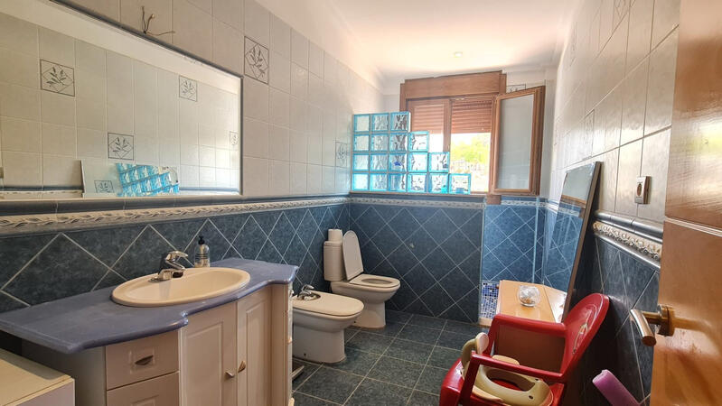 4 спальная комната вилла продается