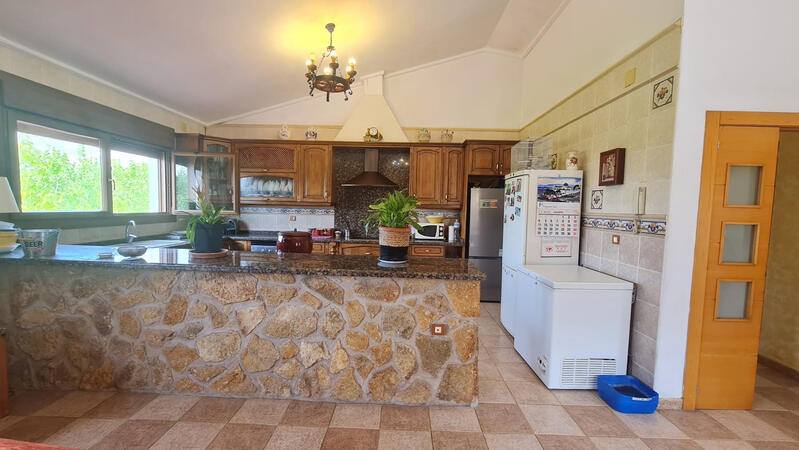 4 спальная комната вилла продается