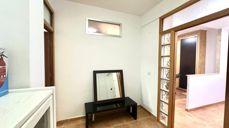 4 спальная комната квартира продается
