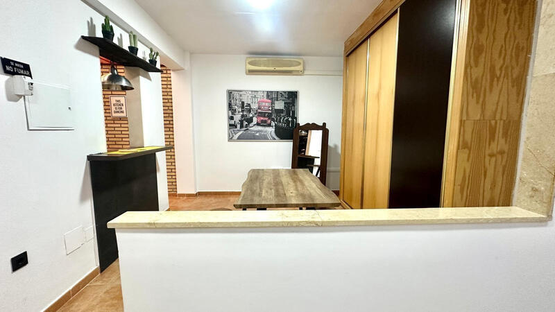 4 спальная комната квартира продается