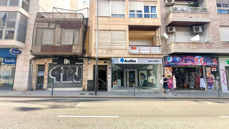 4 спальная комната квартира продается