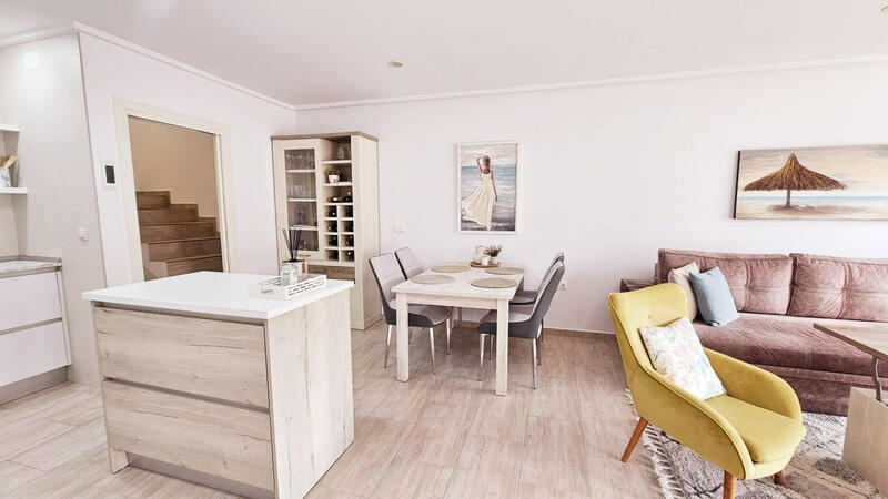 2 Schlafzimmer Duplex zu verkaufen