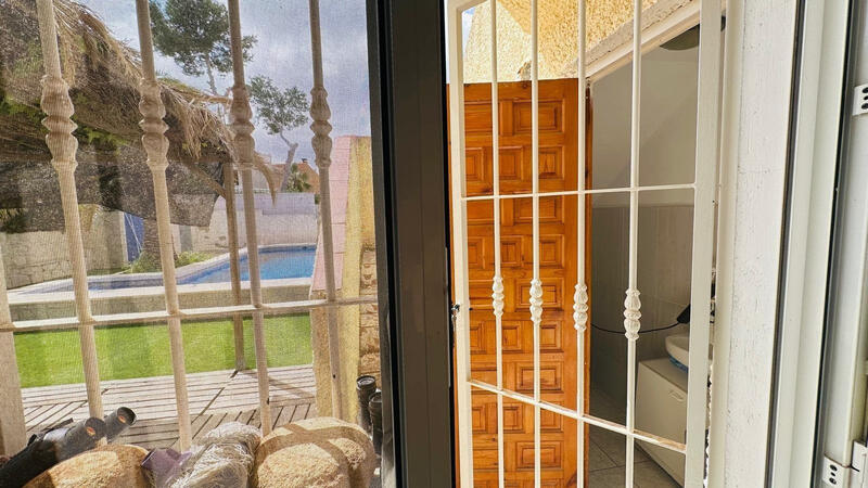 2 bedroom Townhouse for sale