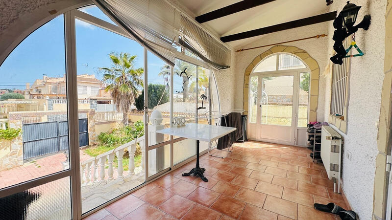 2 bedroom Townhouse for sale