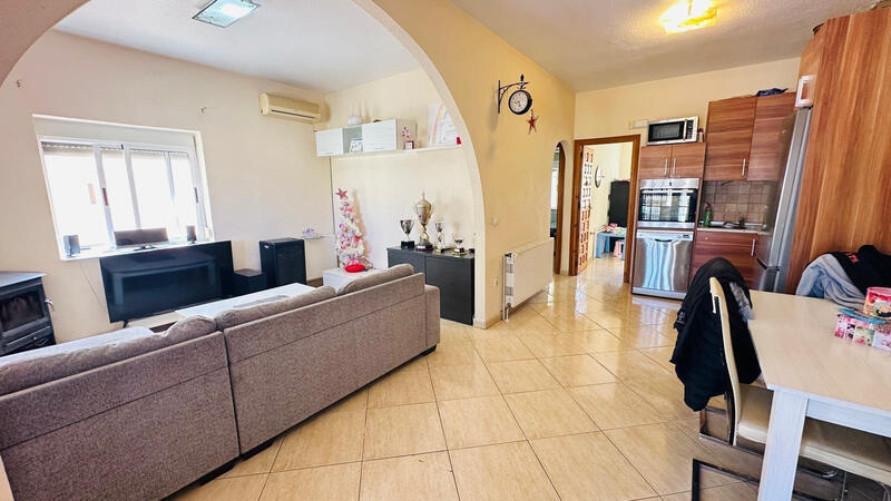 2 bedroom Townhouse for sale