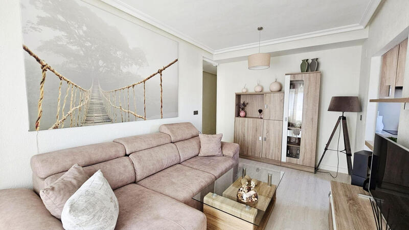 квартира продается в Torrevieja, Alicante