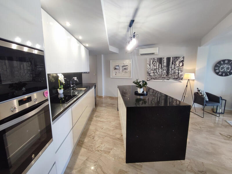 3 bedroom Apartment for sale
