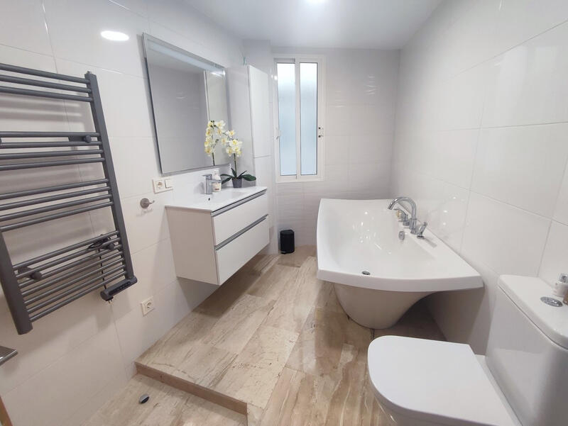 3 bedroom Apartment for sale