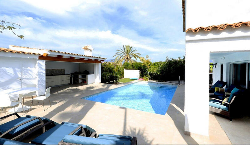 6 bedroom Villa for sale