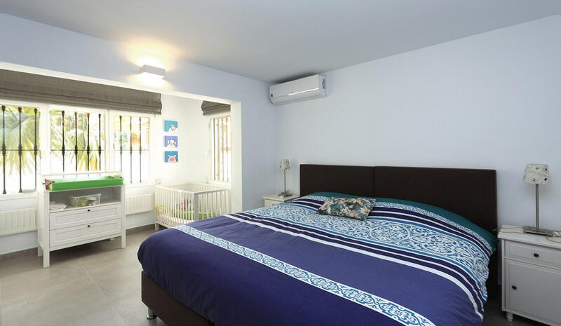 6 bedroom Villa for sale