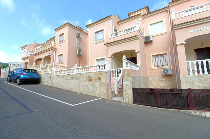 3 bedroom Townhouse for sale