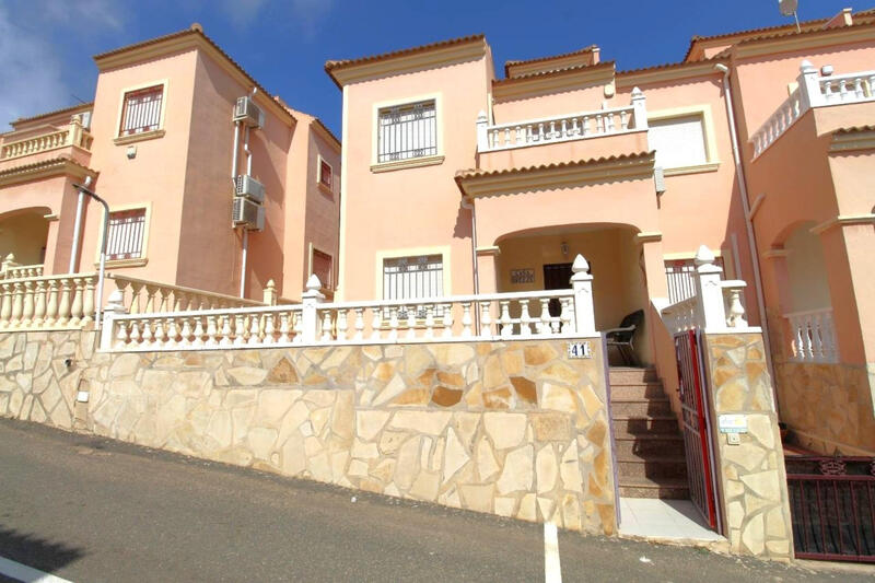 3 bedroom Townhouse for sale