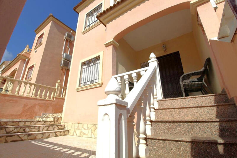 3 bedroom Townhouse for sale