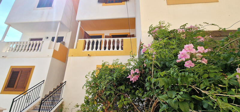 1 bedroom Apartment for Long Term Rent