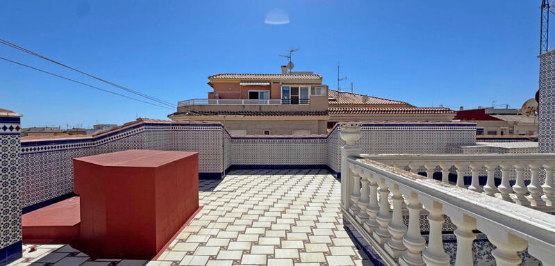 6 bedroom Duplex for sale