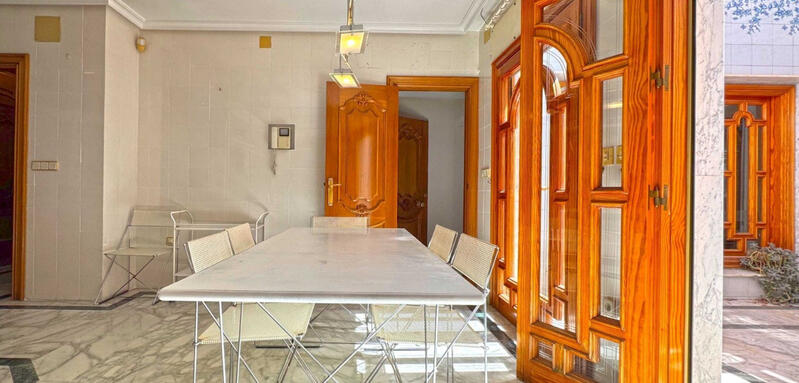 6 bedroom Duplex for sale