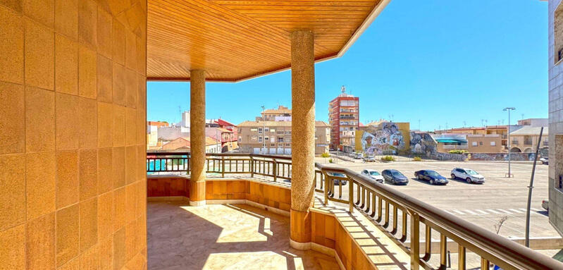 6 bedroom Duplex for sale