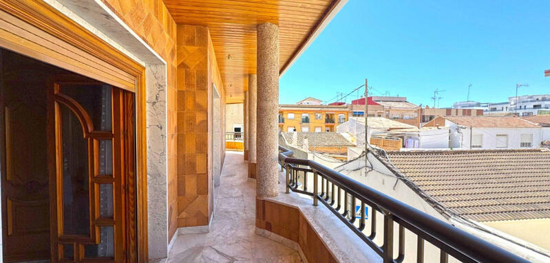 6 bedroom Duplex for sale