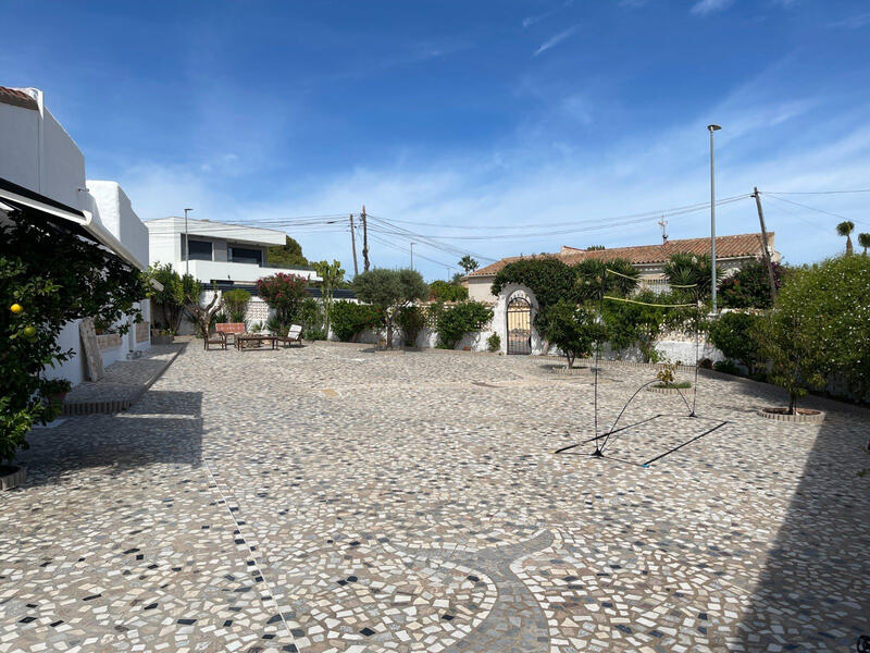 6 bedroom Villa for sale
