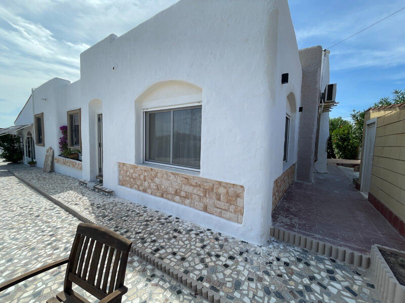 6 bedroom Villa for sale