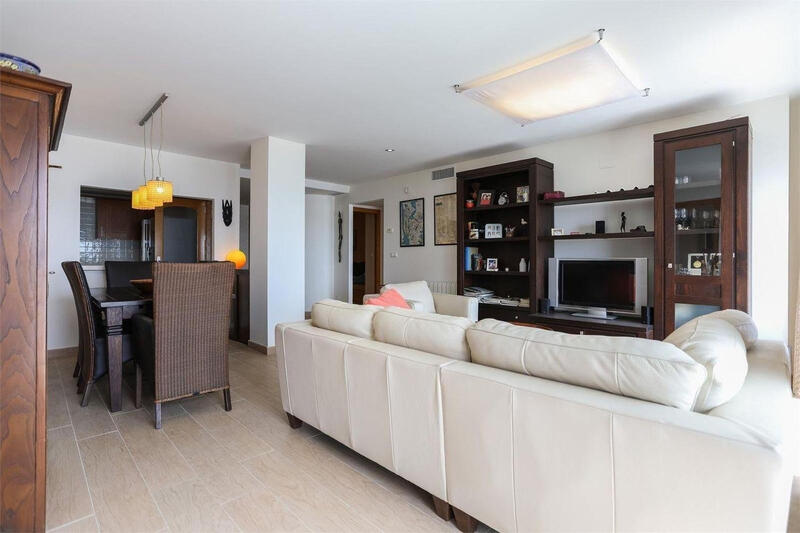 4 bedroom Apartment for sale
