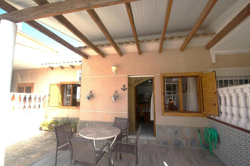 3 slaapkamer Gezinswoning Te koop