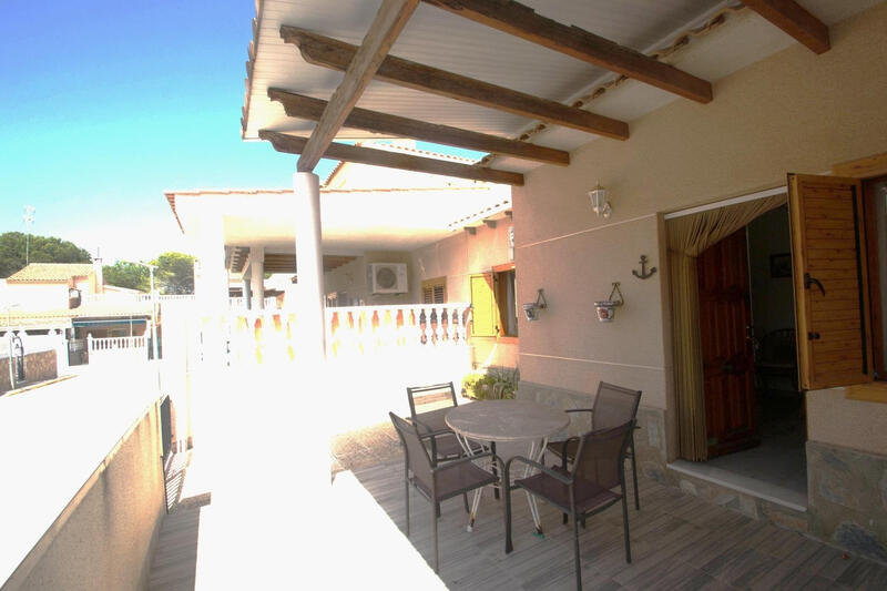 3 slaapkamer Gezinswoning Te koop