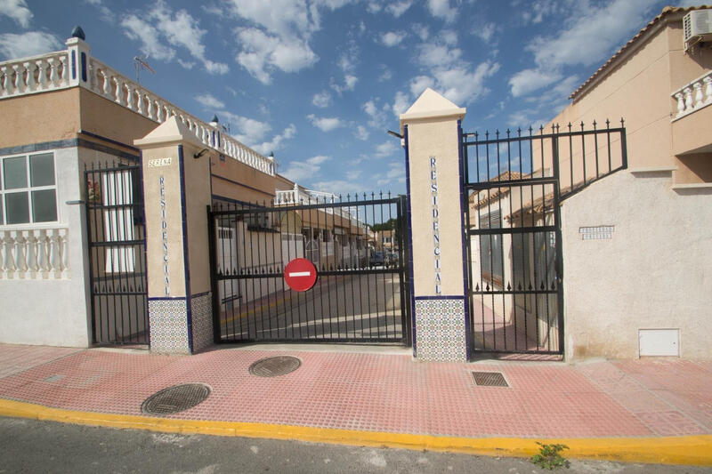 3 slaapkamer Gezinswoning Te koop