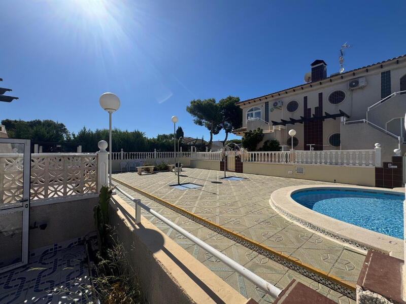 2 Cuarto Villa en venta