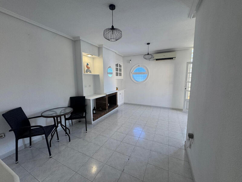 2 Cuarto Villa en venta
