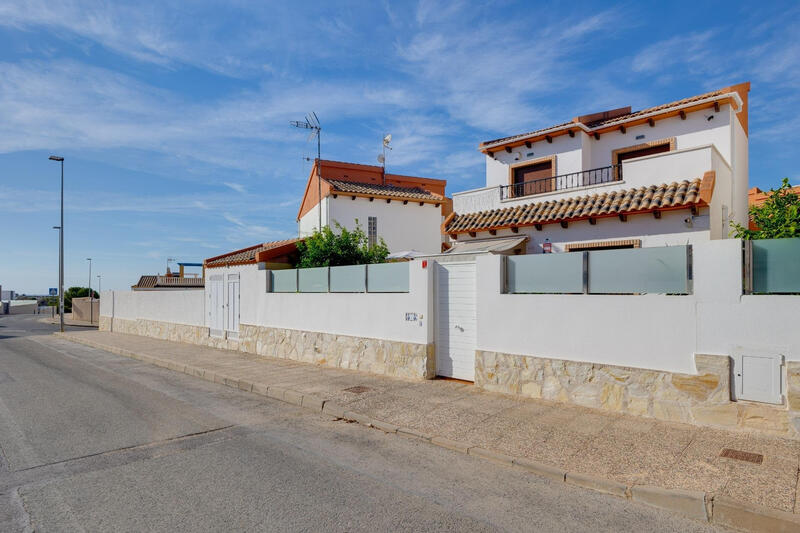 3 bedroom Villa for sale