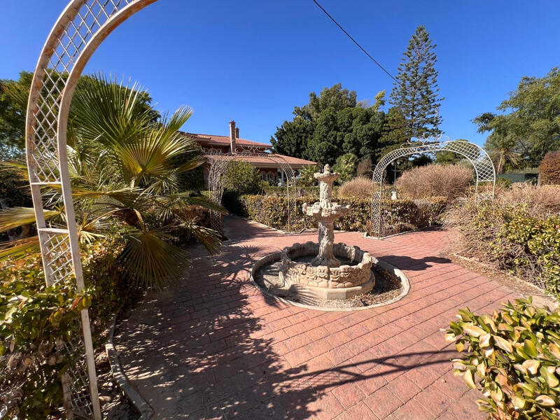 7 bedroom Villa for sale