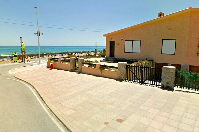 3 bedroom Townhouse for sale