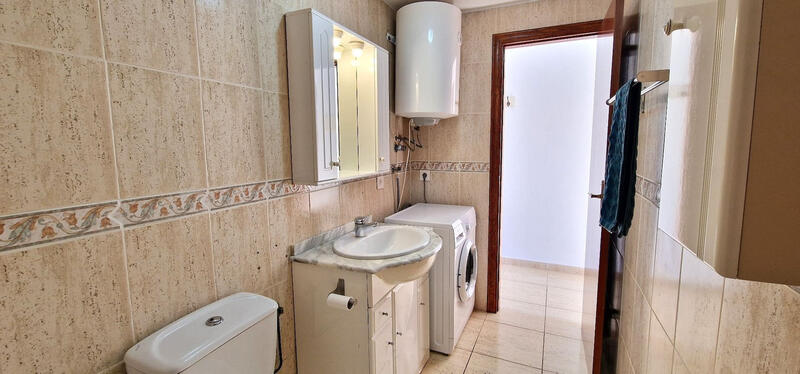 1 bedroom Apartment for Long Term Rent