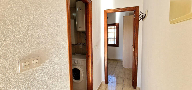 1 bedroom Apartment for Long Term Rent