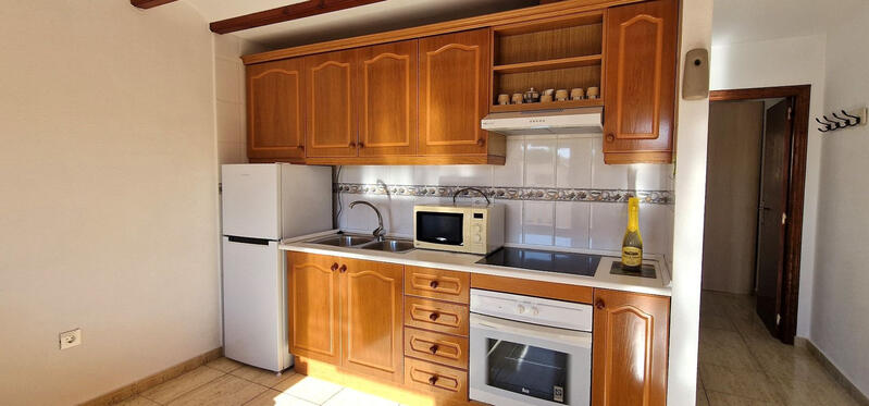 1 bedroom Apartment for Long Term Rent