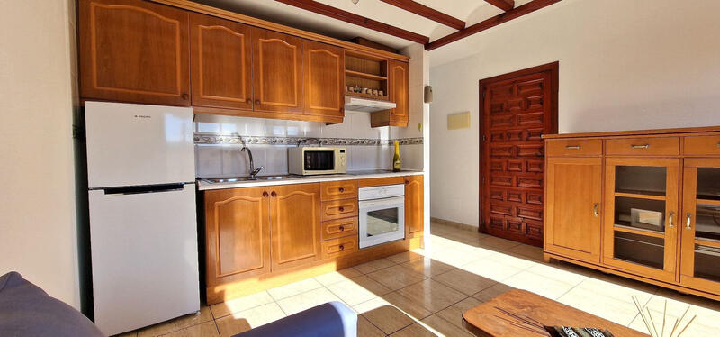 1 bedroom Apartment for Long Term Rent
