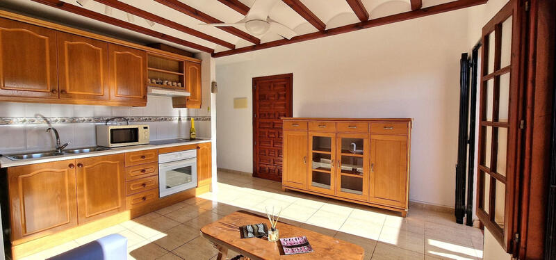 1 bedroom Apartment for Long Term Rent