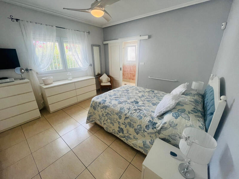 6 sovrum Villa till salu