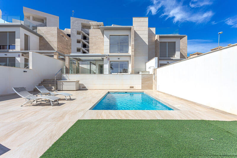 Villa en venta en Orihuela Costa, Alicante