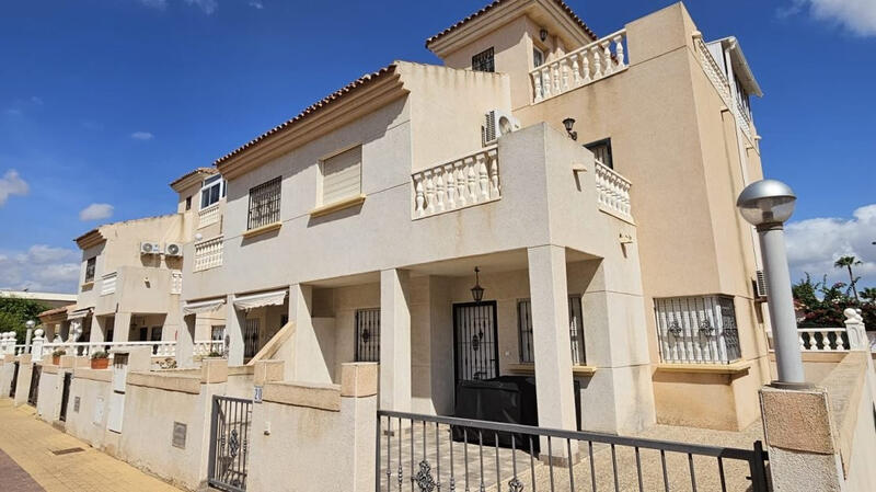 Villa for sale in Torrevieja, Alicante