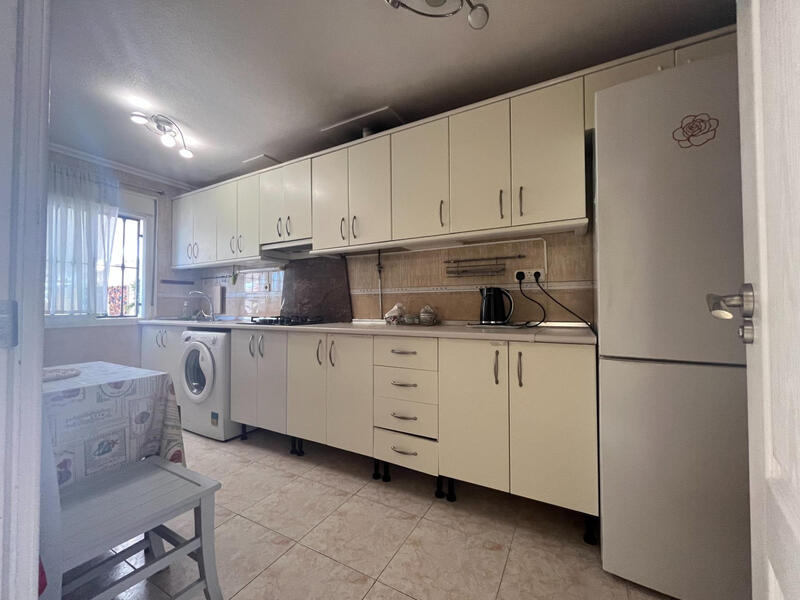 2 slaapkamer Gezinswoning Te koop