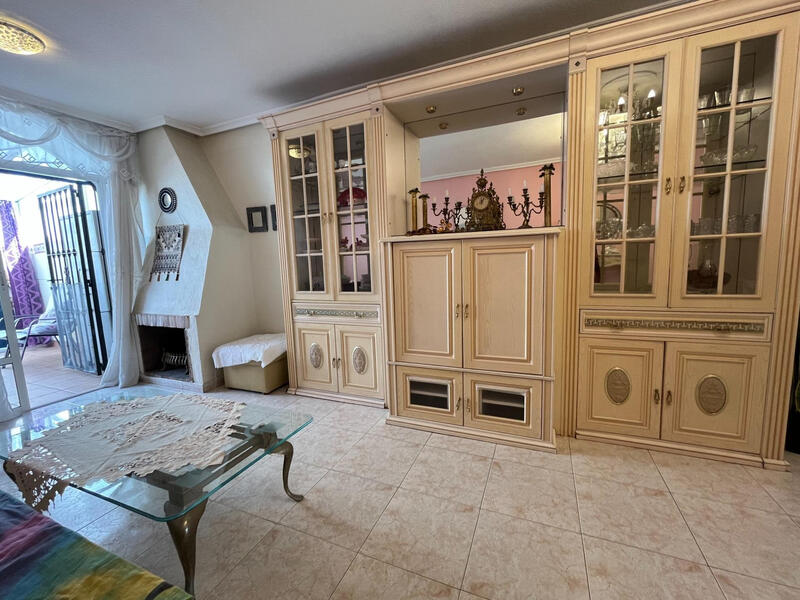 2 slaapkamer Gezinswoning Te koop