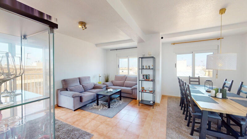3 bedroom Apartment for sale