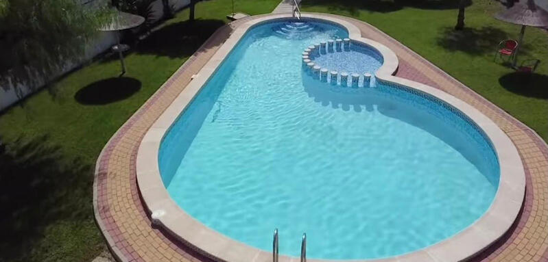 3 slaapkamer Gezinswoning Te koop