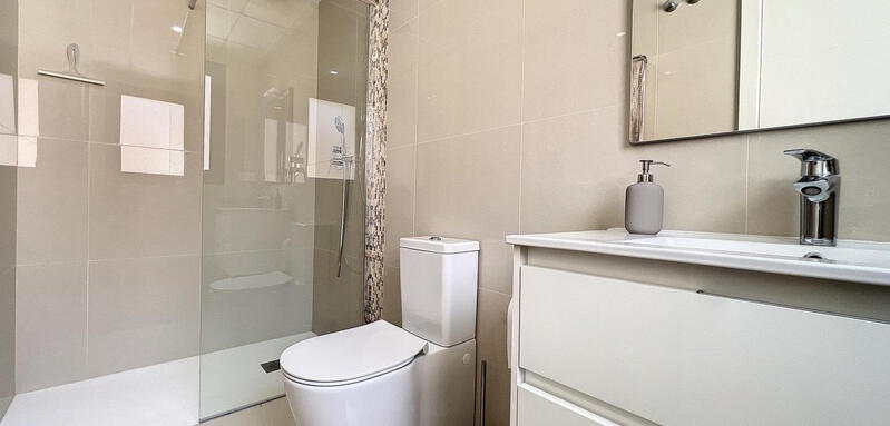3 slaapkamer Gezinswoning Te koop
