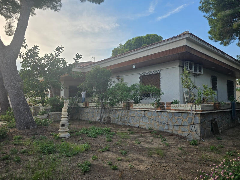 7 bedroom Villa for sale