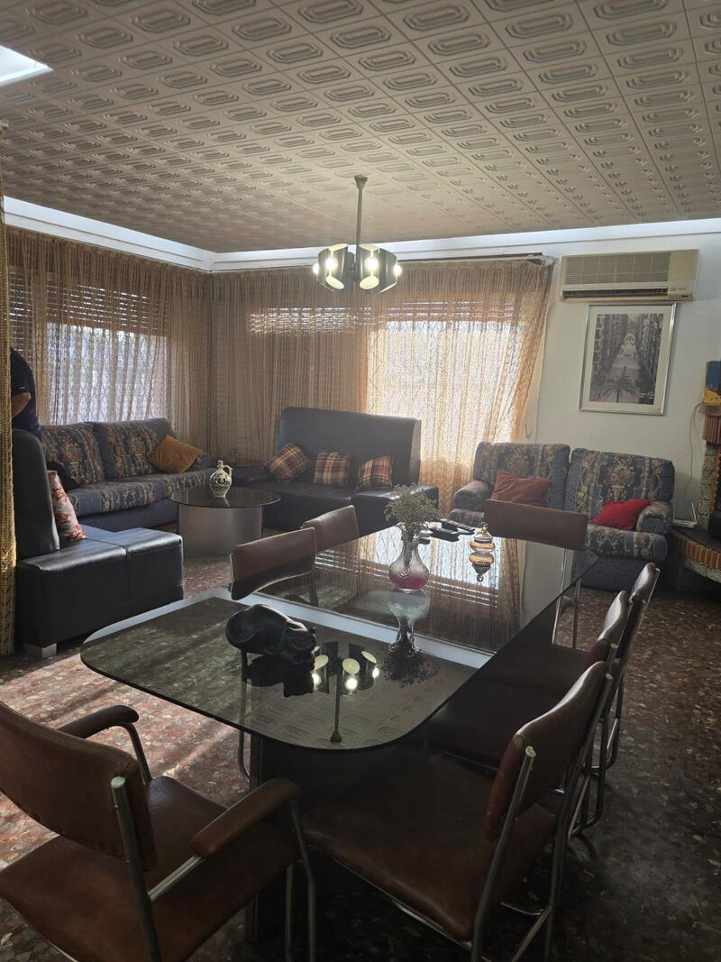 7 bedroom Villa for sale
